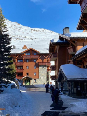 Le Chamois des Alpages de Reberty ski au pied